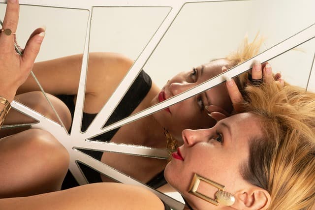 10 Essential Tips for Aspiring Models to Build Confidence