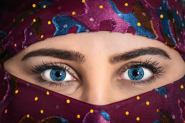 How to Create a Stunning Modelling Portfolio That Attracts Agents